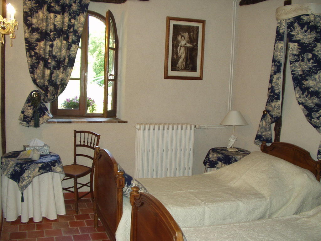 Bed and Breakfast La Petite Ferme Vouzeron Pokoj fotografie